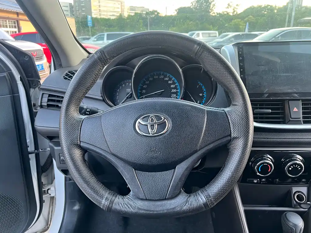 Toyota Yaris L 2017