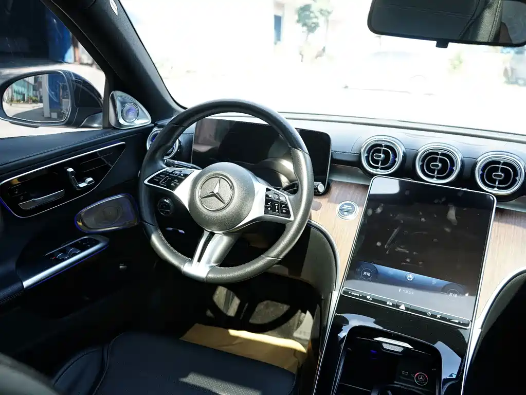 Mercedes-Benz C-Class 2023 — фото 11