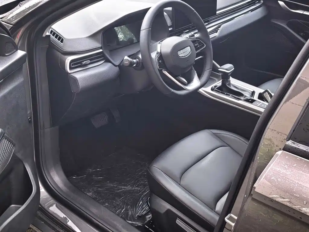 Geely Emgrand 2026