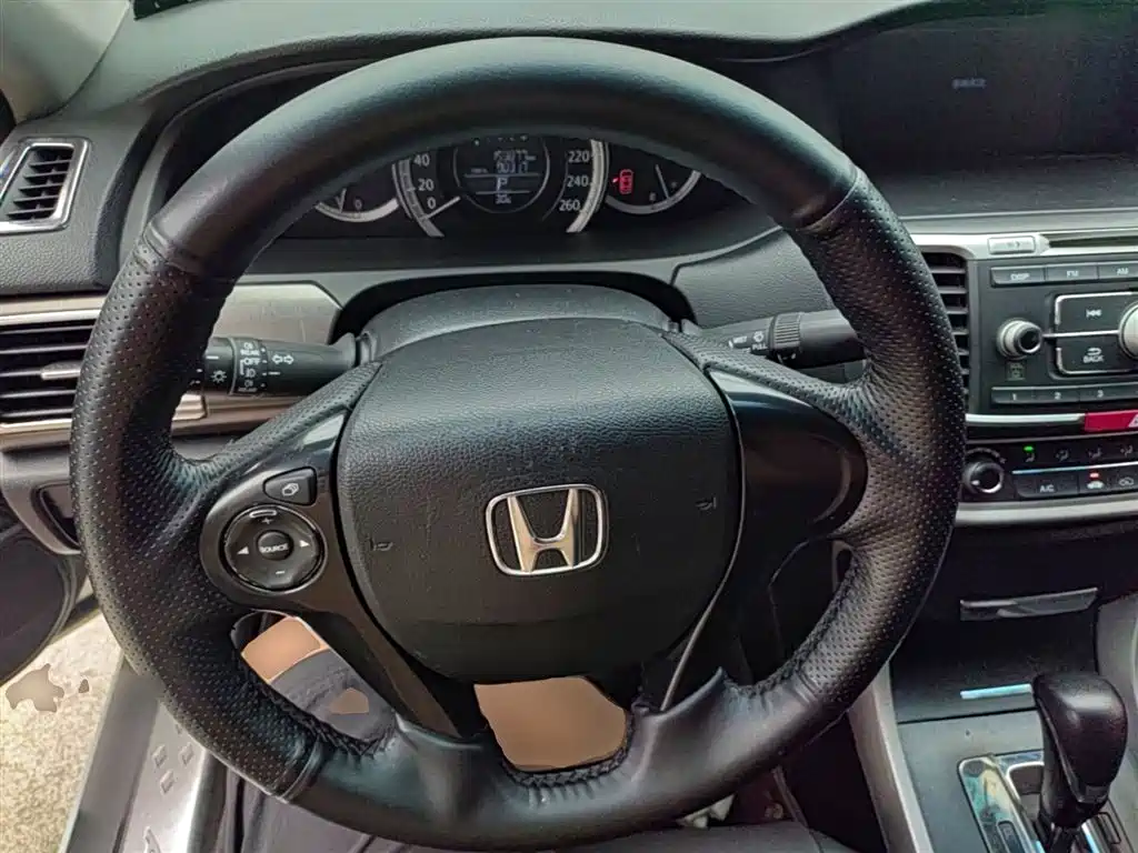 Honda Accord 2015 — фото 11
