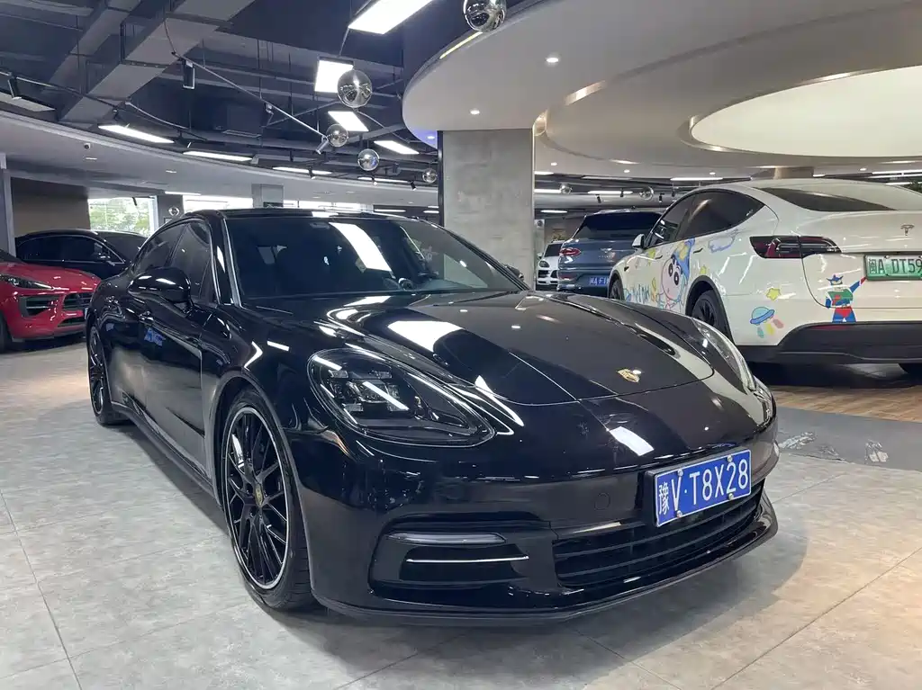 Porsche Panamera 2018 — фото 2