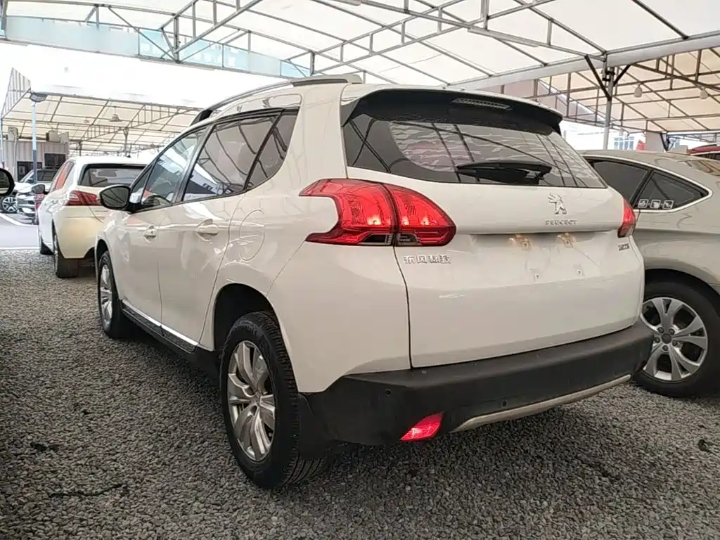 Peugeot 2008 2015 — фото 5