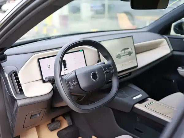 Volvo XC70 Plug-In Hybrid 2026