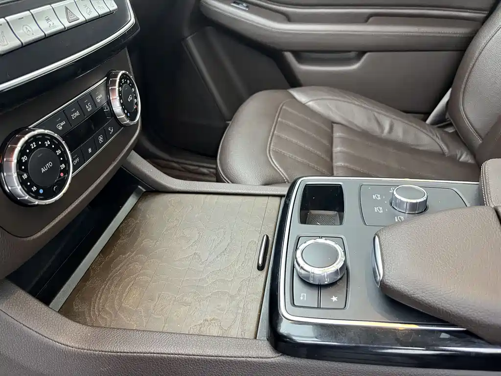 Mercedes-Benz GLE 2017 — фото 16