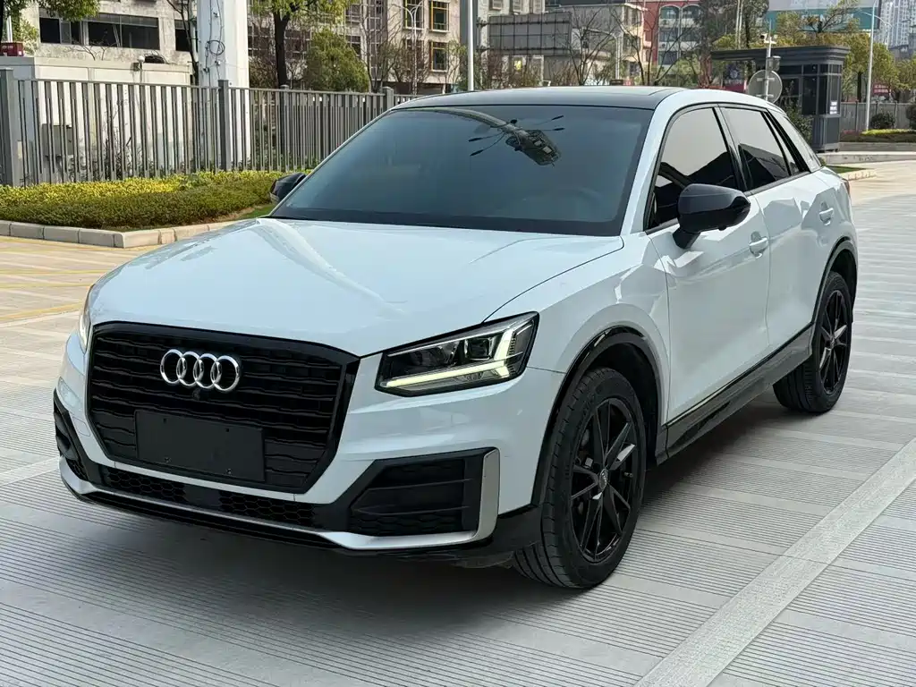 Audi Q2L 2019 — фото 3
