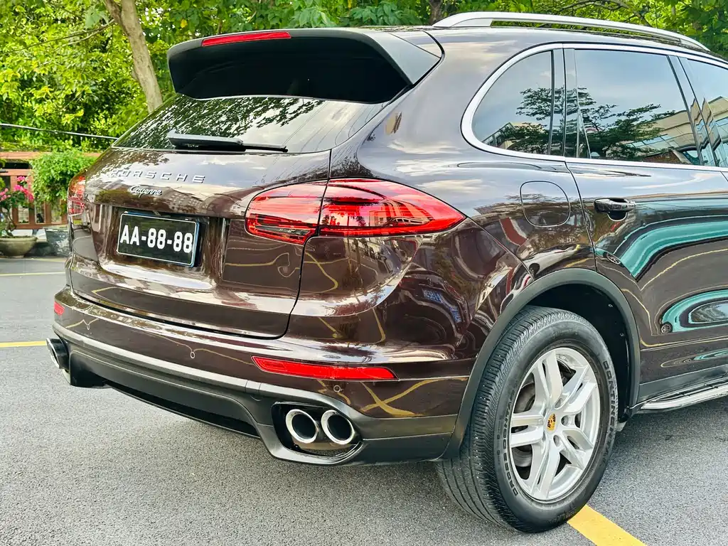 Porsche Cayenne 2017 — фото 38