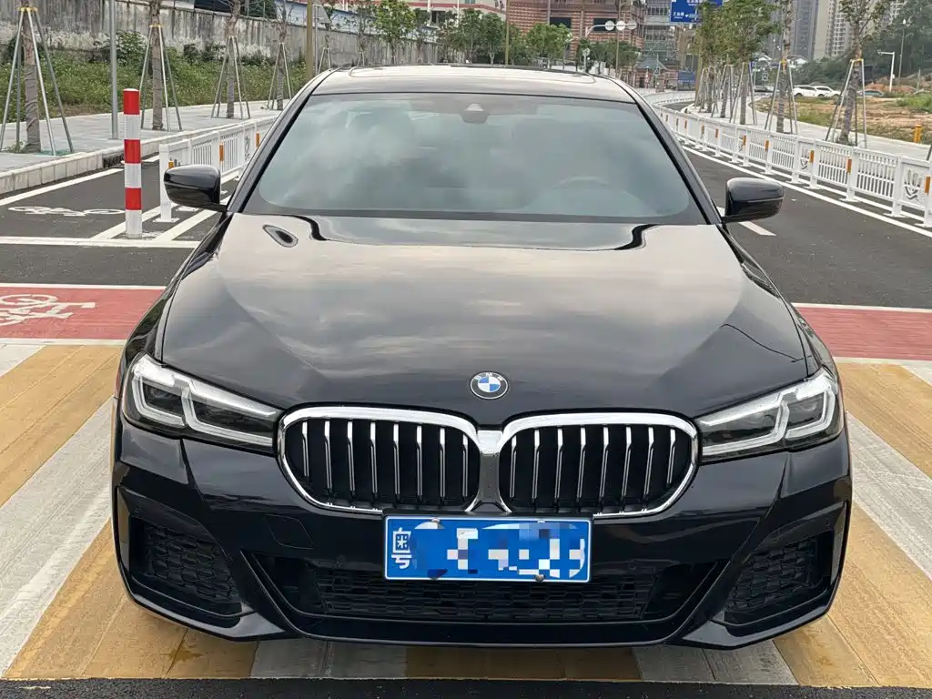 BMW 5 Series 2022 — фото 12