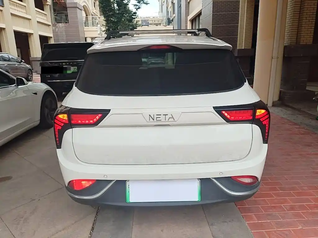 Neta V 2022