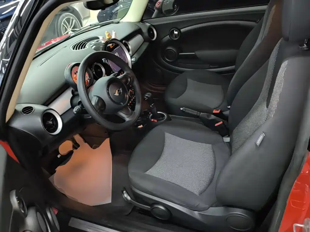 MINI Clubman 2015 — фото 15