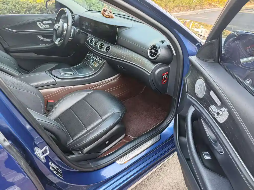 Mercedes-Benz E-Class 2020 — фото 15