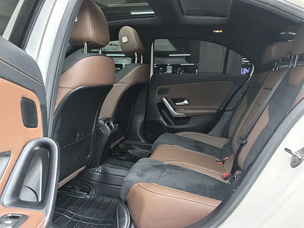 Mercedes-Benz A-Class 2020 — фото 11