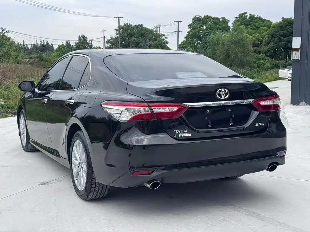 Toyota Camry 2019 — фото 6