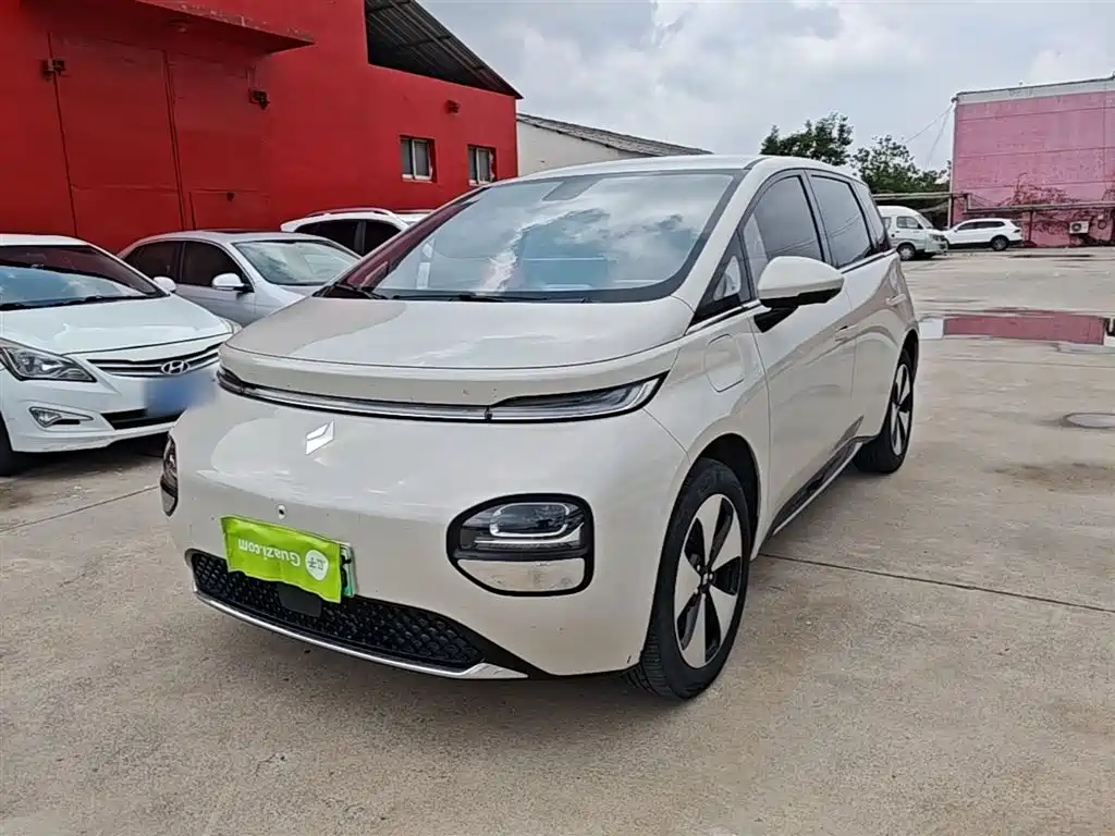 Baojun Yunduo 2023
