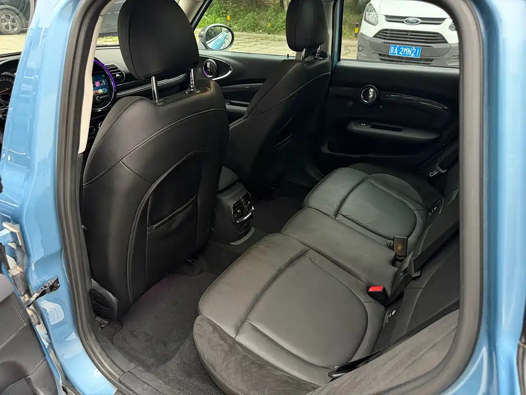 MINI Clubman 2018 — фото 10