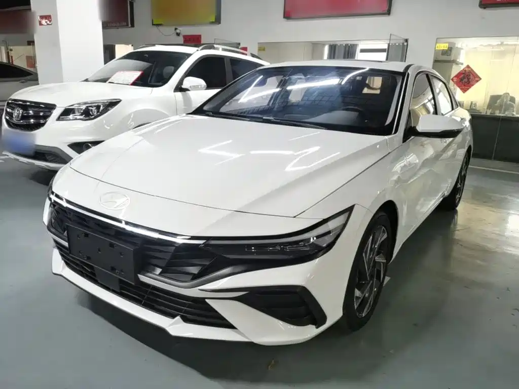Hyundai Elantra 2024
