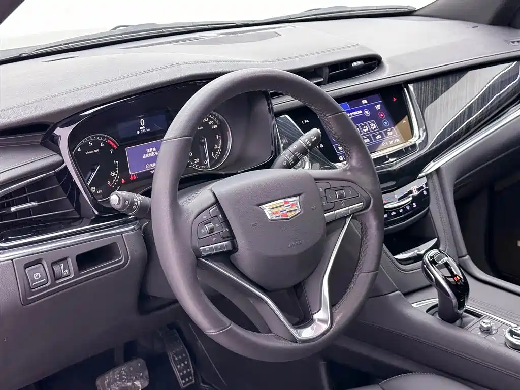 Cadillac XT6 2021 — фото 18