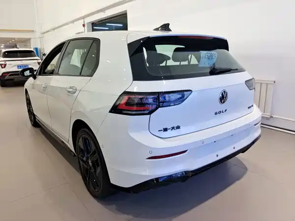 Volkswagen Golf 2024