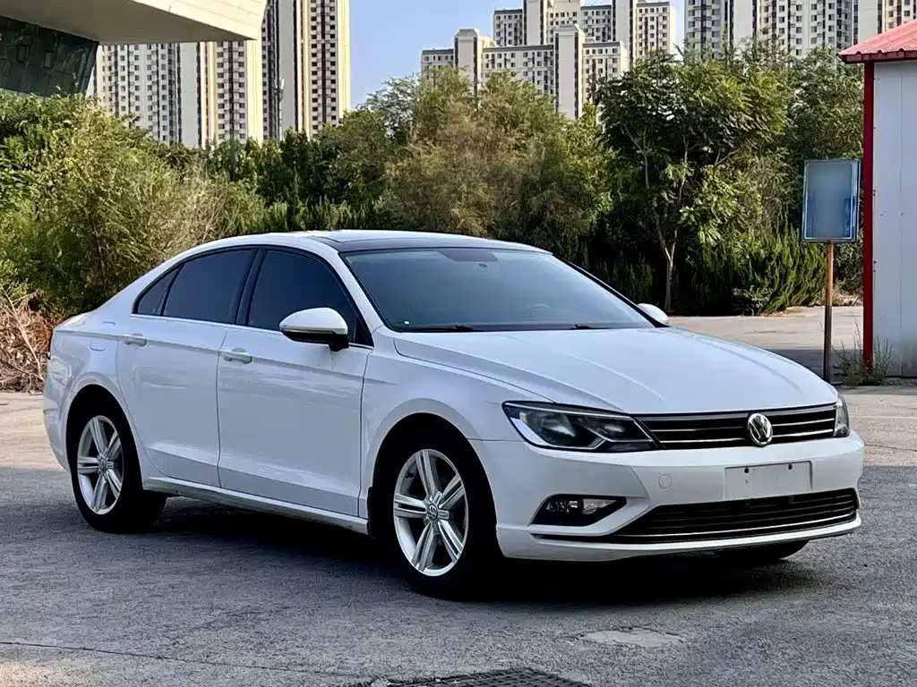 Volkswagen Lamando 2017 — фото 10