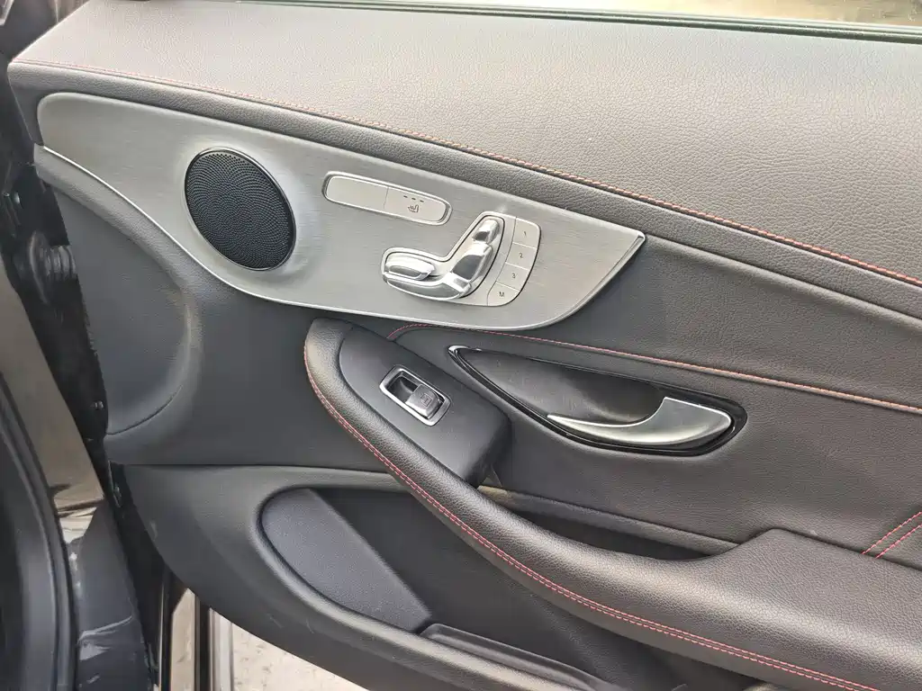 Mercedes-Benz C-Class 2023 — фото 13