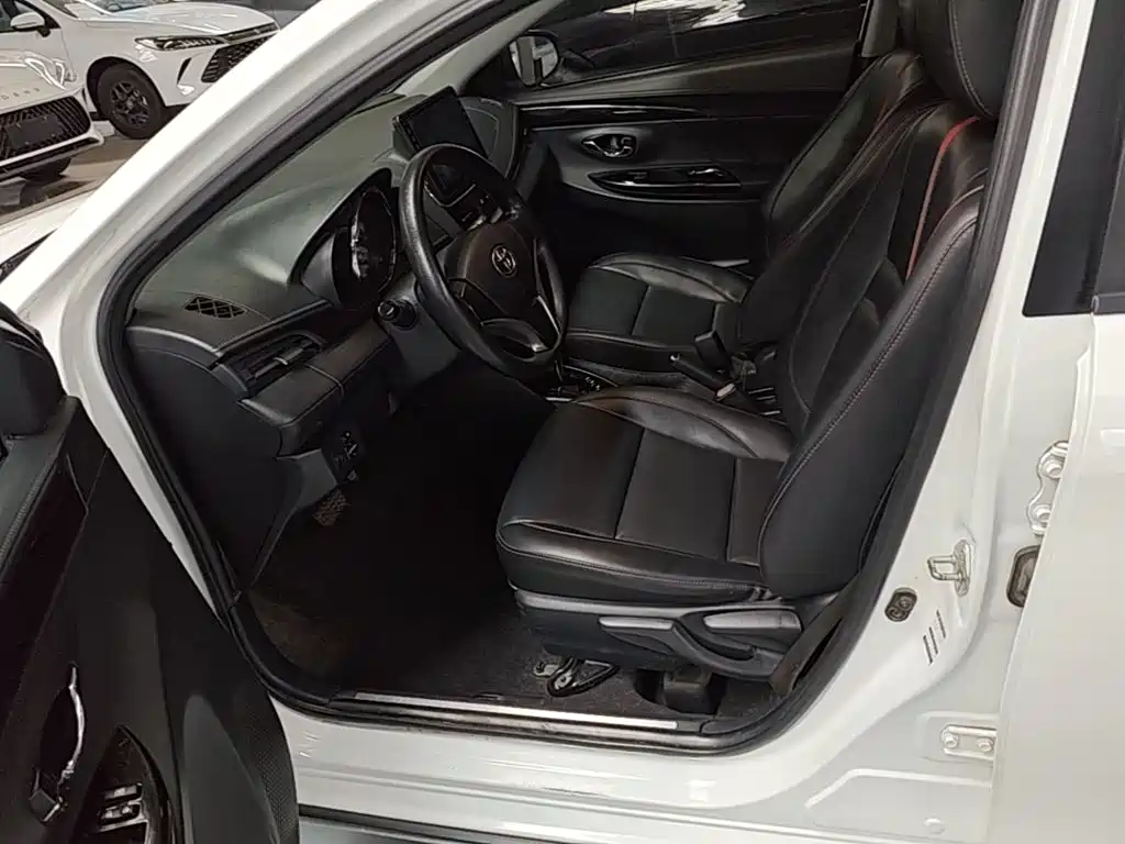 Toyota Yaris L 2020 — фото 15