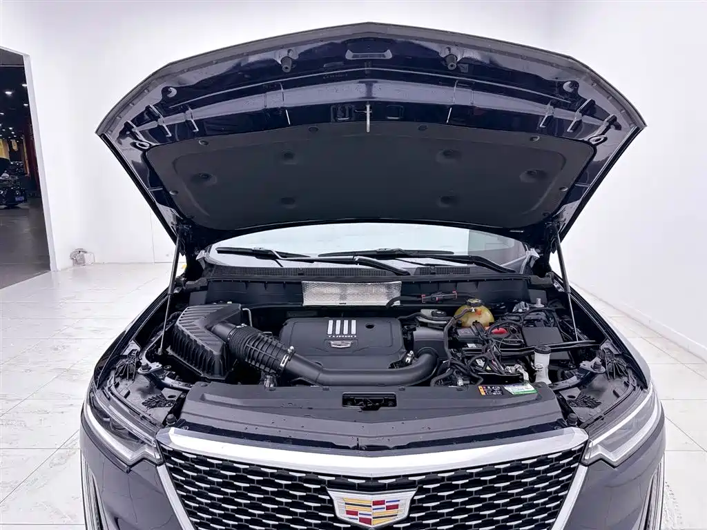 Cadillac XT6 2021 — фото 16