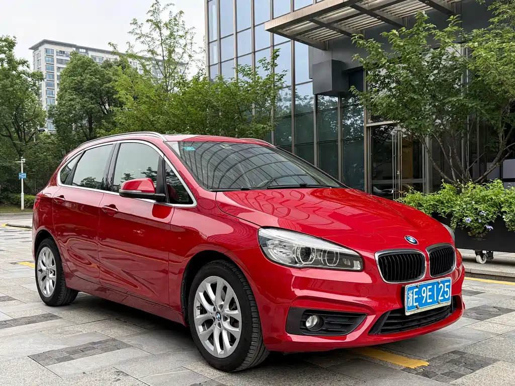 BMW 2 Series Active Tourer 2017 — фото 3