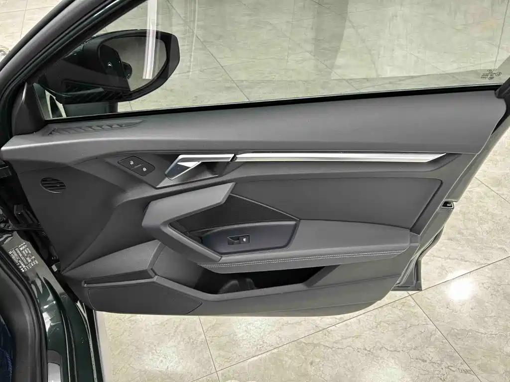 Audi A3 2023 — фото 12