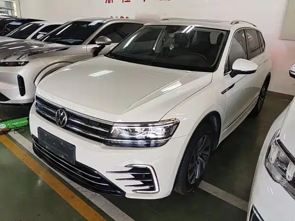 Volkswagen Tiguan L Plug-In Hybrid 2021