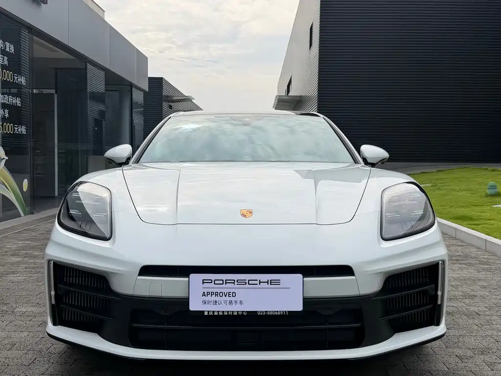 Porsche Panamera 2025