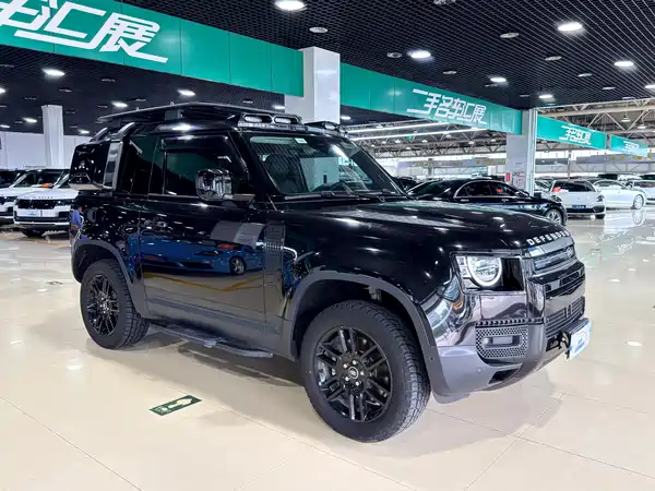 Land Rover Defender 2024