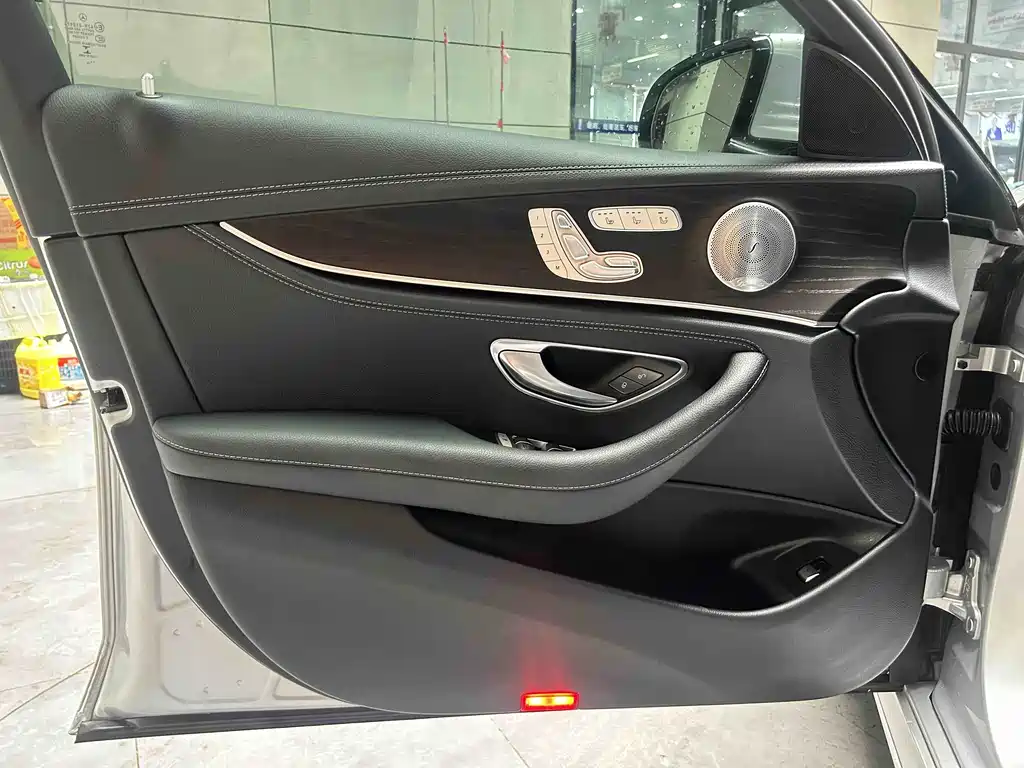 Mercedes-Benz E-Class 2020 — фото 13