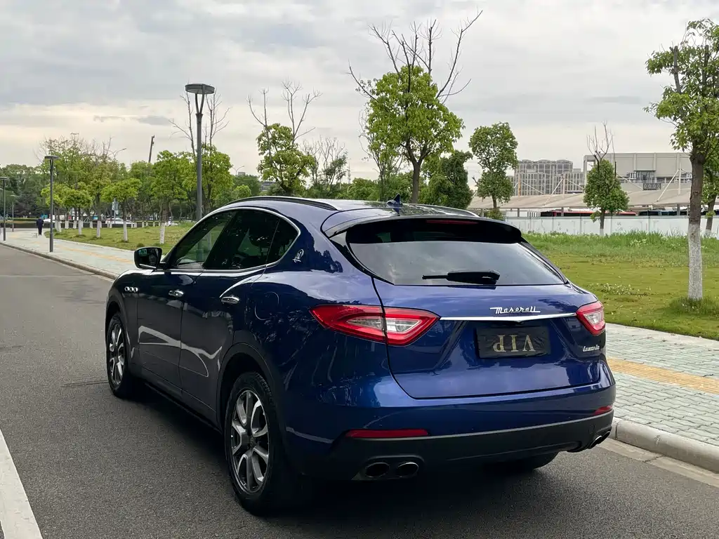 Maserati Levante 2017 — фото 21