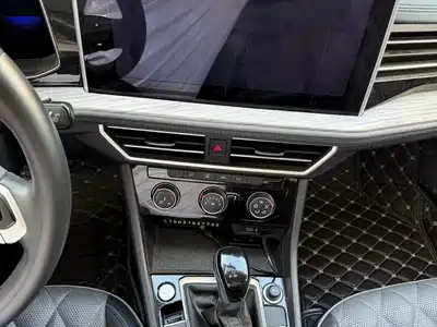 Volkswagen Sagitar 2022