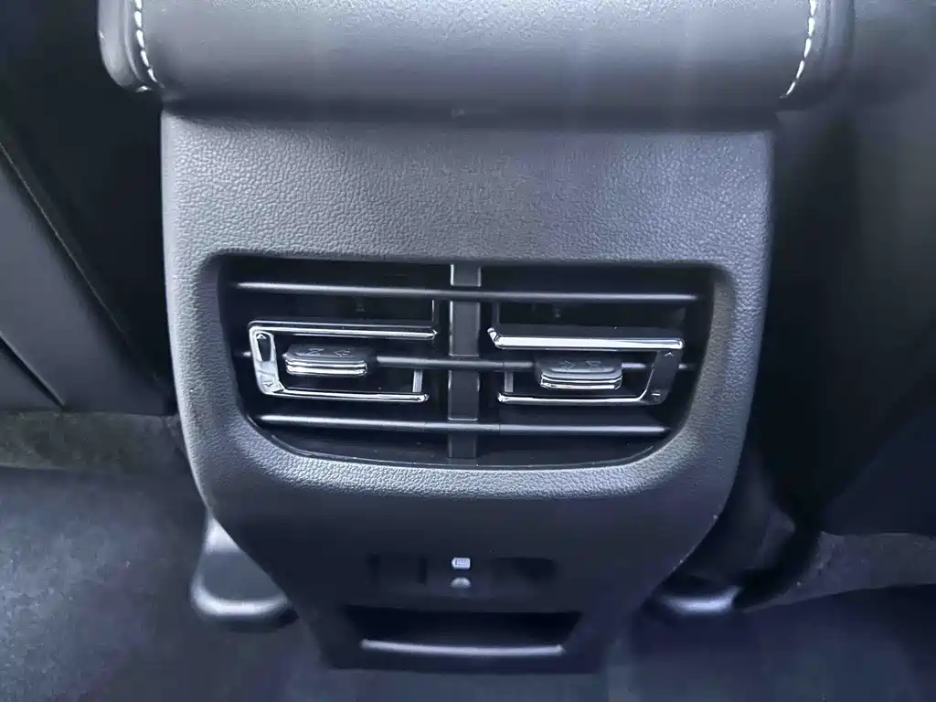Haval M6 2023 — фото 17