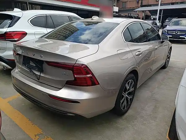 Volvo S60 2022