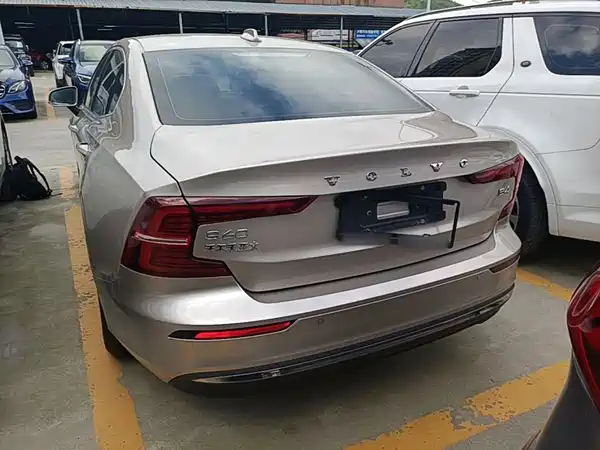 Volvo S60 2022