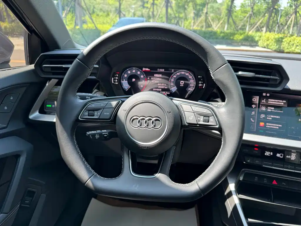 Audi A3 2023 — фото 10