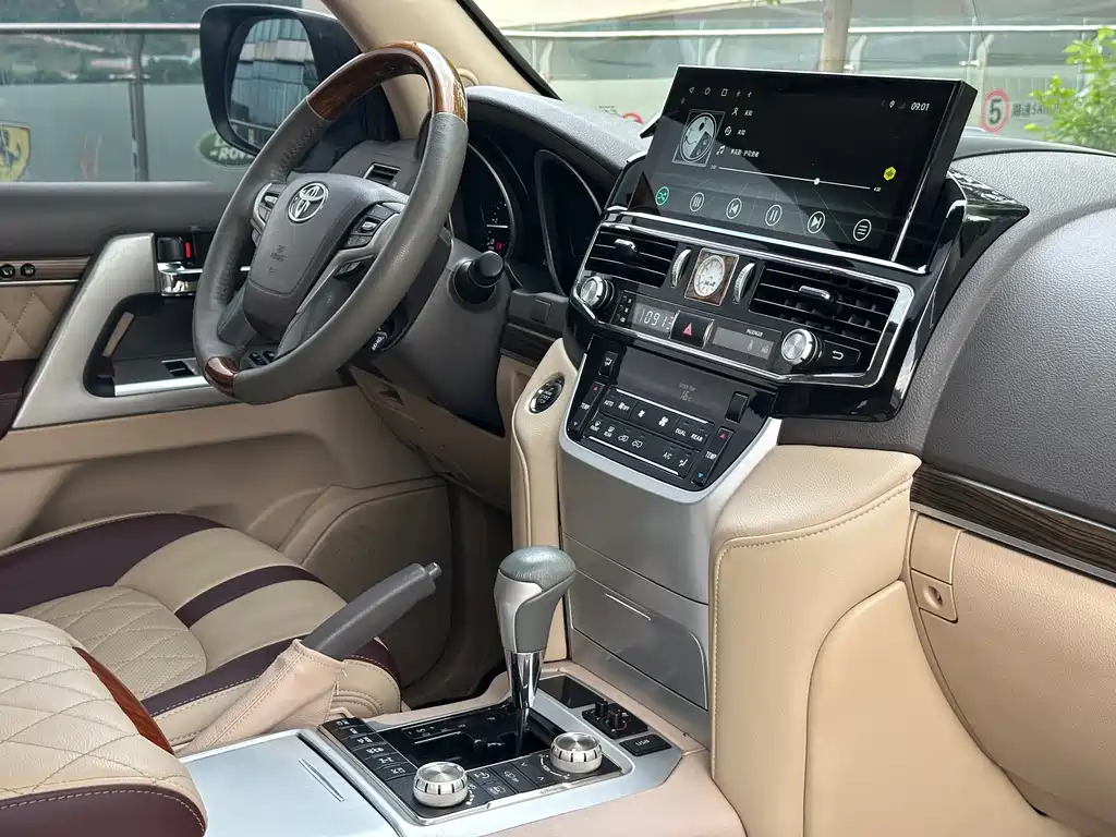 Toyota Land Cruiser 2014 — фото 12