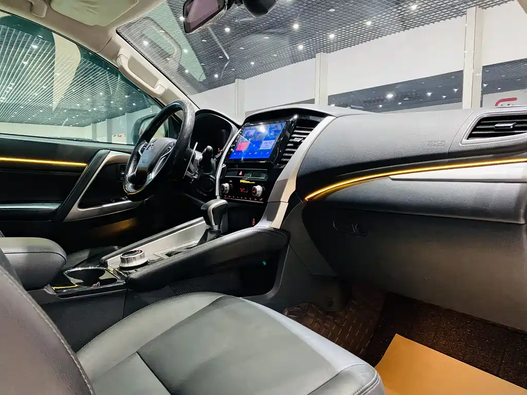 Mitsubishi Pajero Sport 2020 — фото 10