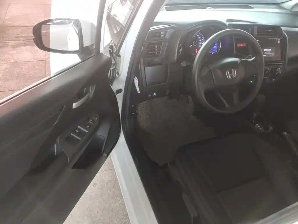Honda Fit 2017 — фото 16