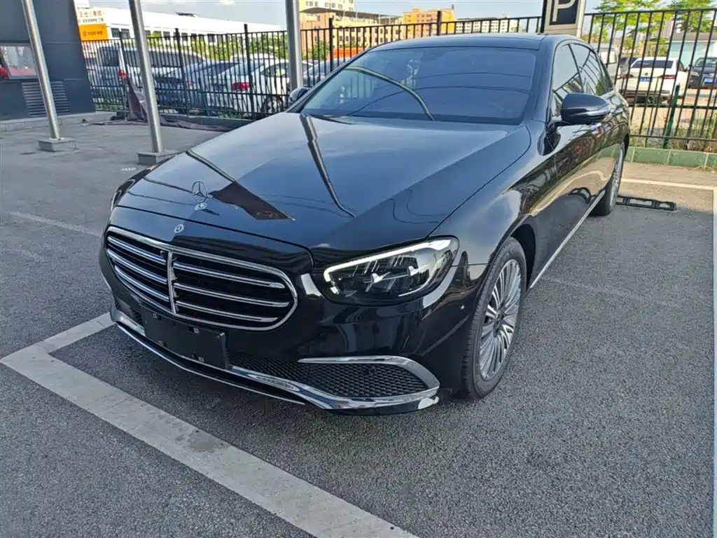 Mercedes-Benz E-Class 2022 — фото 1