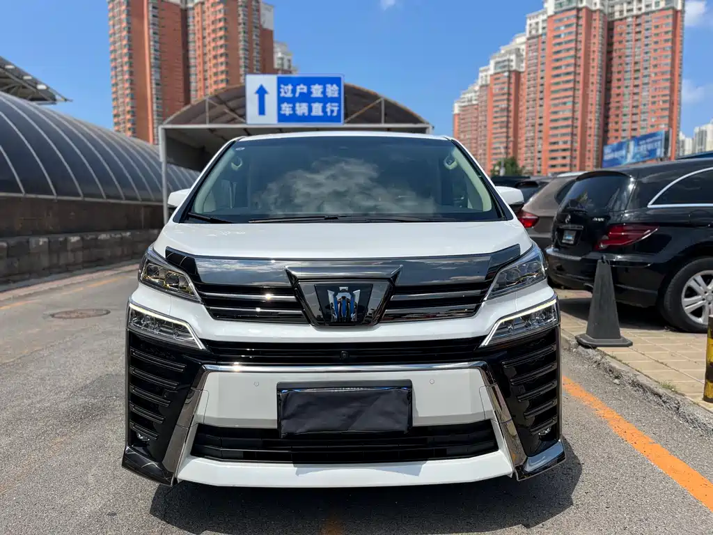 Toyota Vellfire 2023 — фото 2