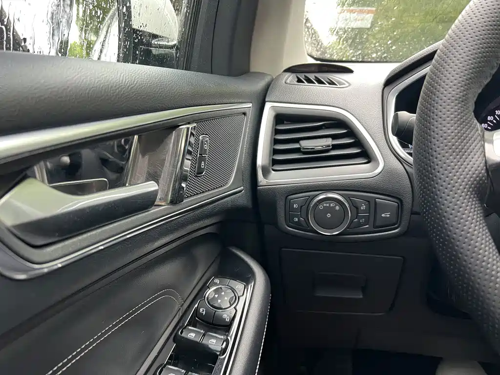 Ford Edge 2015 — фото 17