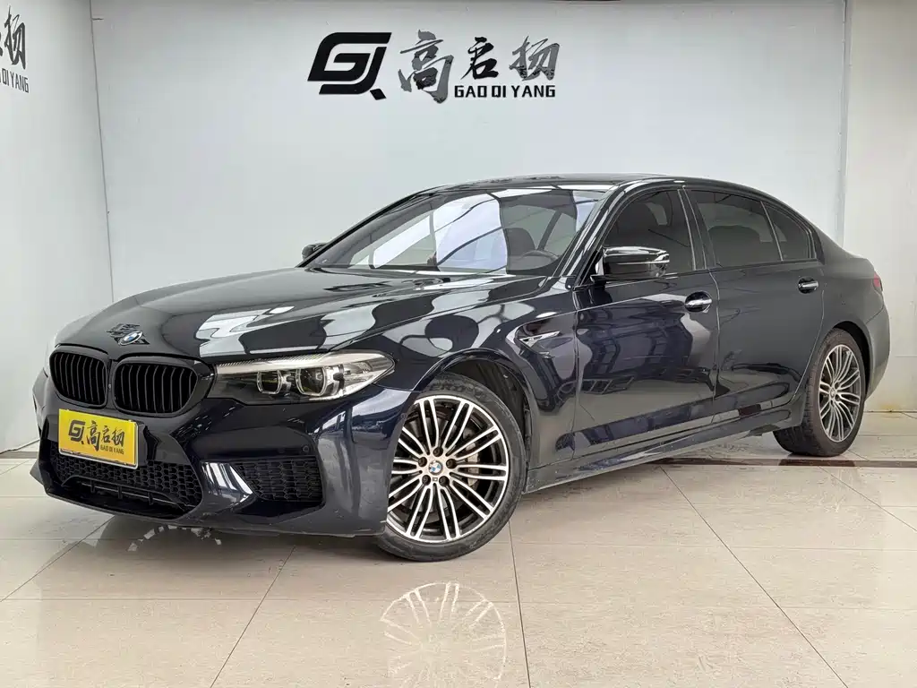 BMW 5 Series 2018 — фото 1