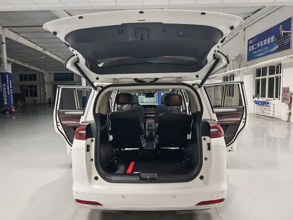GAC Trumpchi M6 2023 — фото 16