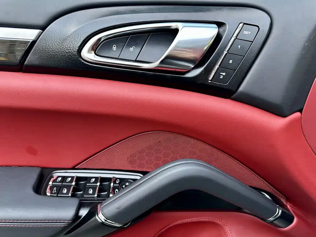 Porsche Cayenne 2013 — фото 17