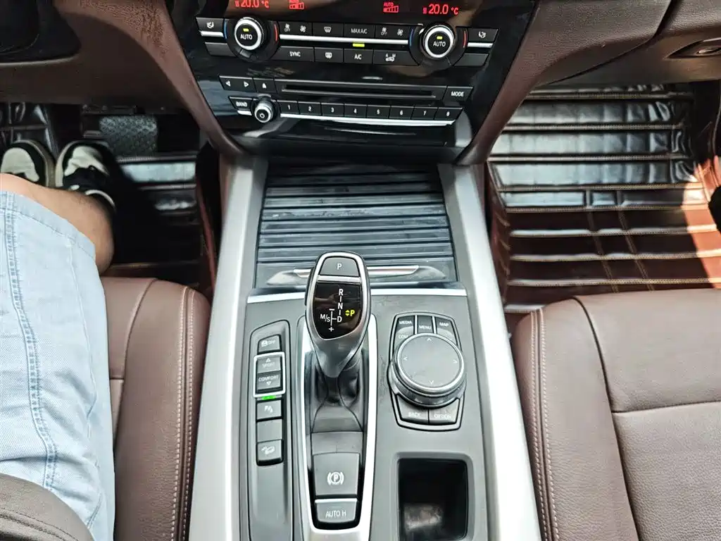 BMW X5 2018 — фото 16