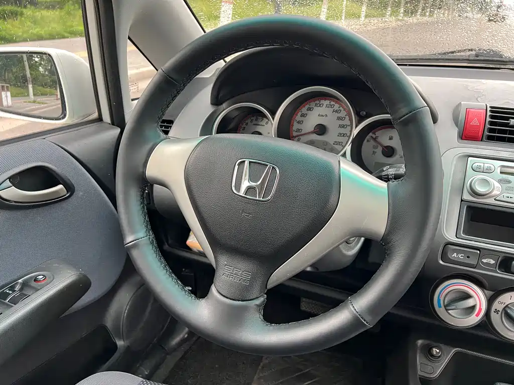 Honda Fit 2008 — фото 15