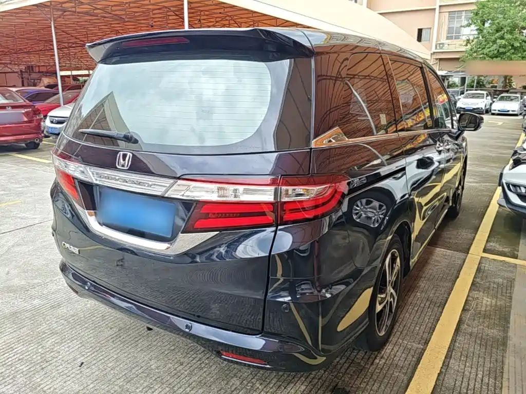 Honda Odyssey 2016 — фото 7