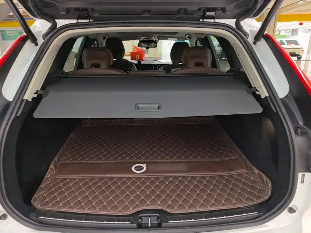 Volvo XC60 2020 — фото 19